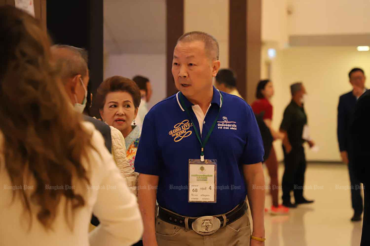 Директор больницы Бангкока обещает "газовые камеры" для непокорных курильщиков