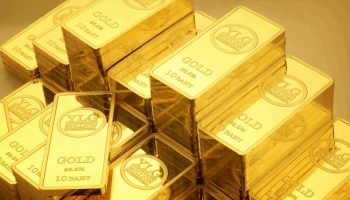 Золотая лихорадка: изменение политики ФРС привело к рекордному росту цен