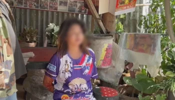 Острый спор: женщина обваливает папину руку в рисе и магии