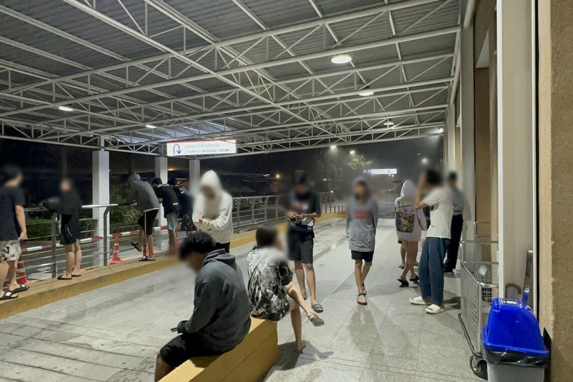 Подросток ранен в столкновении молодежи в Паттайе, мать требует действий полиции