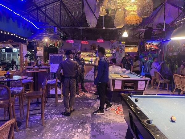 Полиция провела обыск в баре на Джомтьене в связи с незаконной продажей баллончиков с веселящим газом