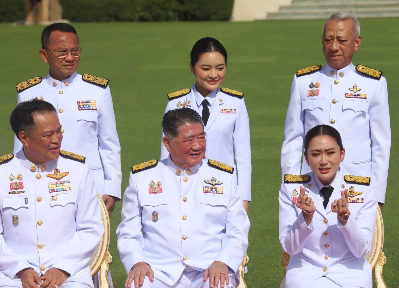 Премьер-министр обещает отслужить полный трехлетний срок