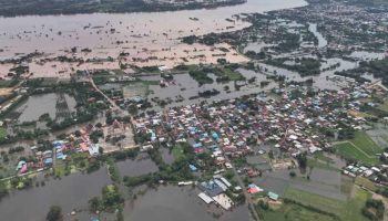 Премьер-министр обещает ускорить выплаты по наводнениям