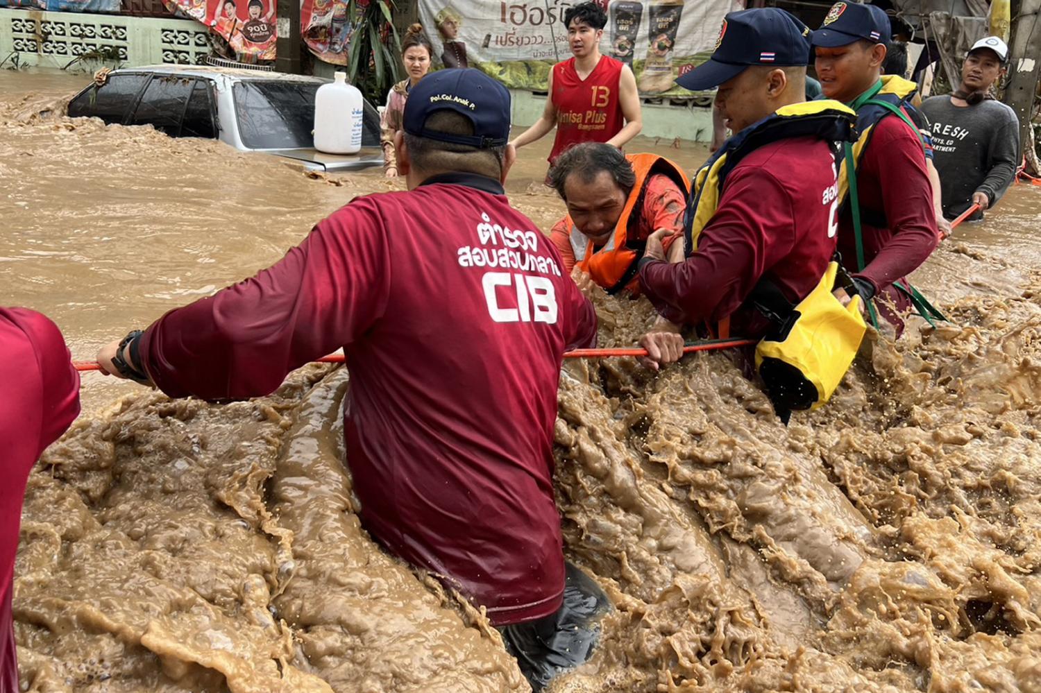 Премьер-министр ускоряет оказание помощи в связи с наводнениями