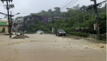 Пхукет находится в состоянии повышенной готовности из-за надвигающихся проливных дождей и внезапных наводнений