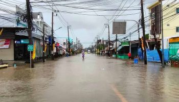Сильный дождь вызывает новые наводнения в некоторых районах Пхукета