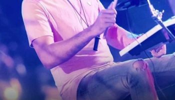 Чиновник Анг Тхонг выплачивал полную зарплату в течение десяти лет, не работая