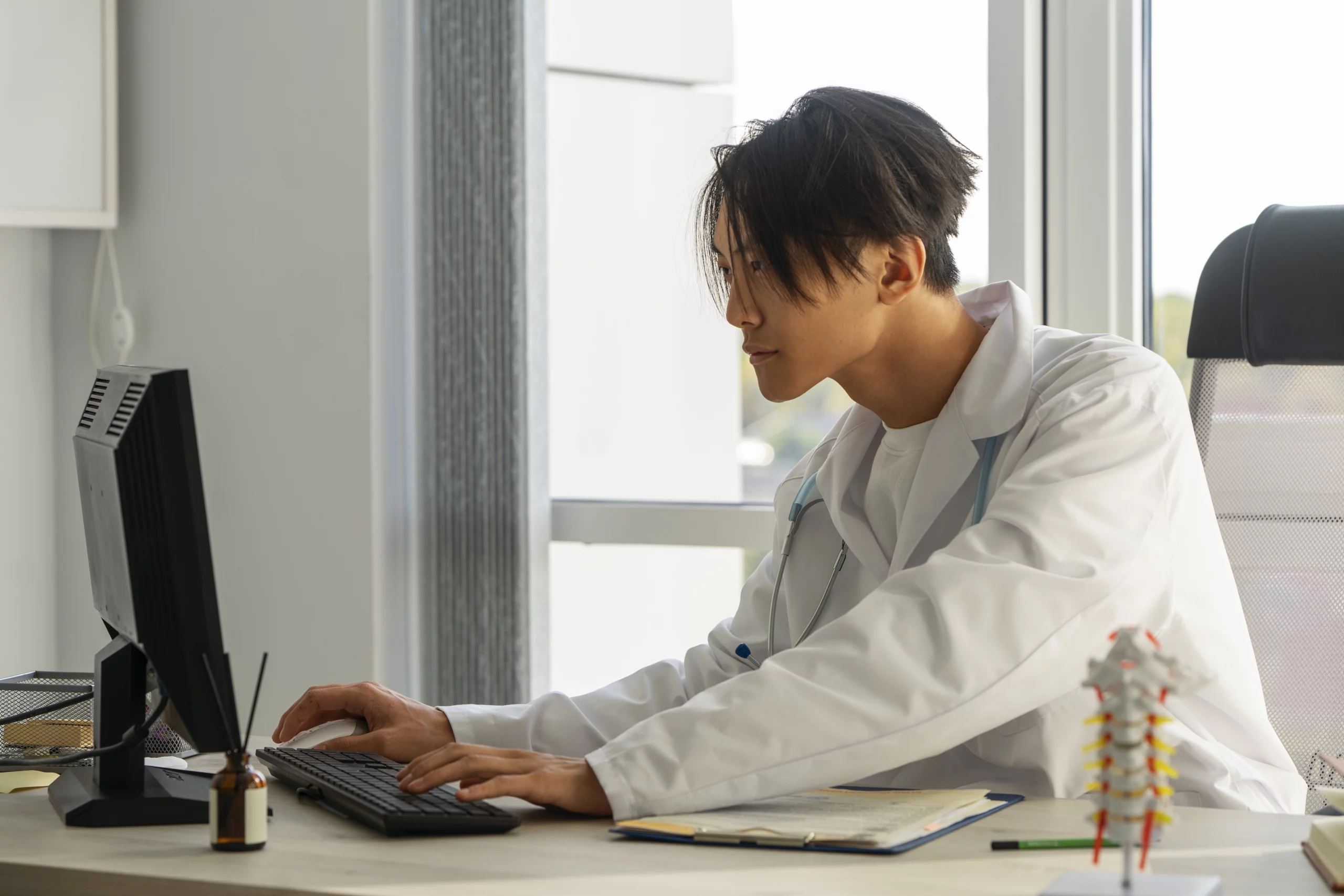 10 повседневных привычек, которые втайне старят вас