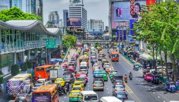 Бангкок предлагает взимать плату за пробки, чтобы оплатить фиксированный проезд на поезде стоимостью 20 бат