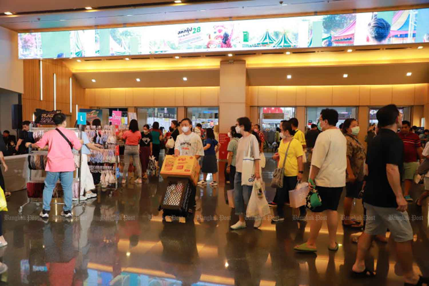 Большинство тайцев не доверяют рекламе знаменитостей: опрос