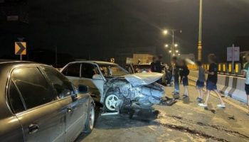 В результате аварии с участием пяти автомобилей на мосту Нонтхабури трое получили ранения