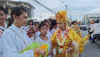 Вегетарианские сказки: фестиваль на Пхукете завершается уличными шествиями