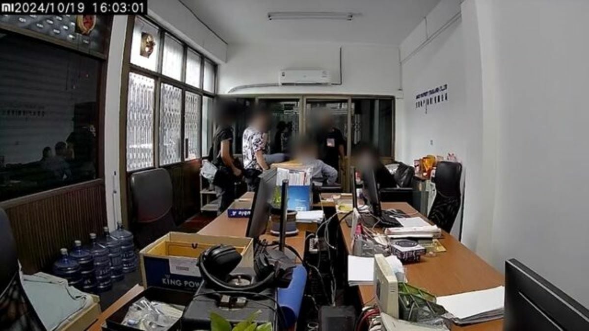 Вооруженная банда вымогает 4 миллиона бат, похищая двоих во время ограбления в Бангкоке