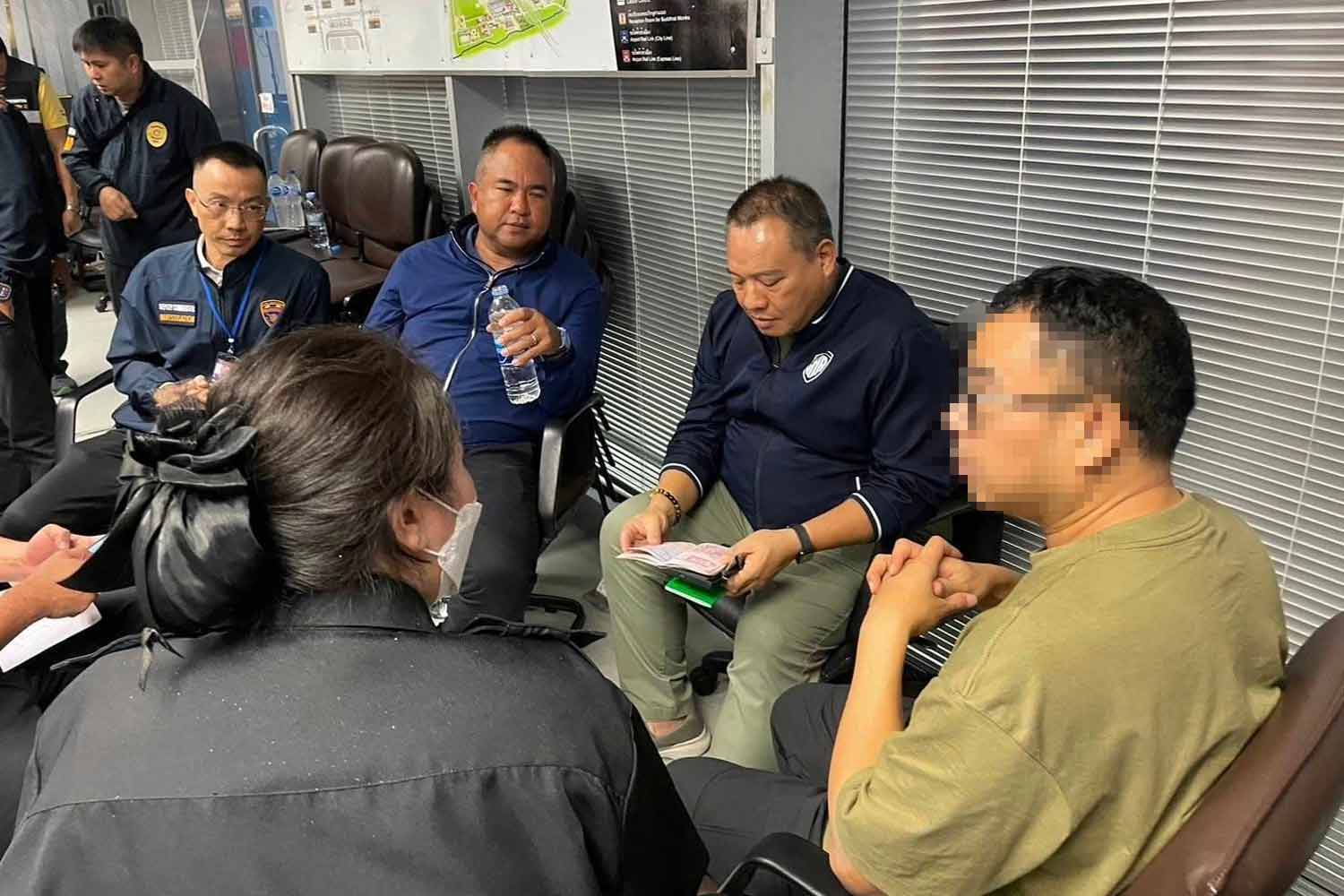 Китайская пара арестована за вымогательство у бывшего мужа 12 миллионов долларов