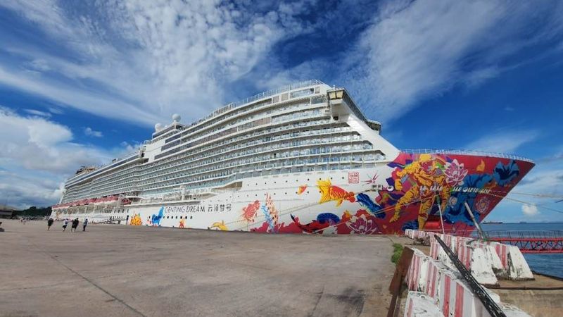 Лайнер Genting Dream не будет заходить в Патонг в этом сезоне