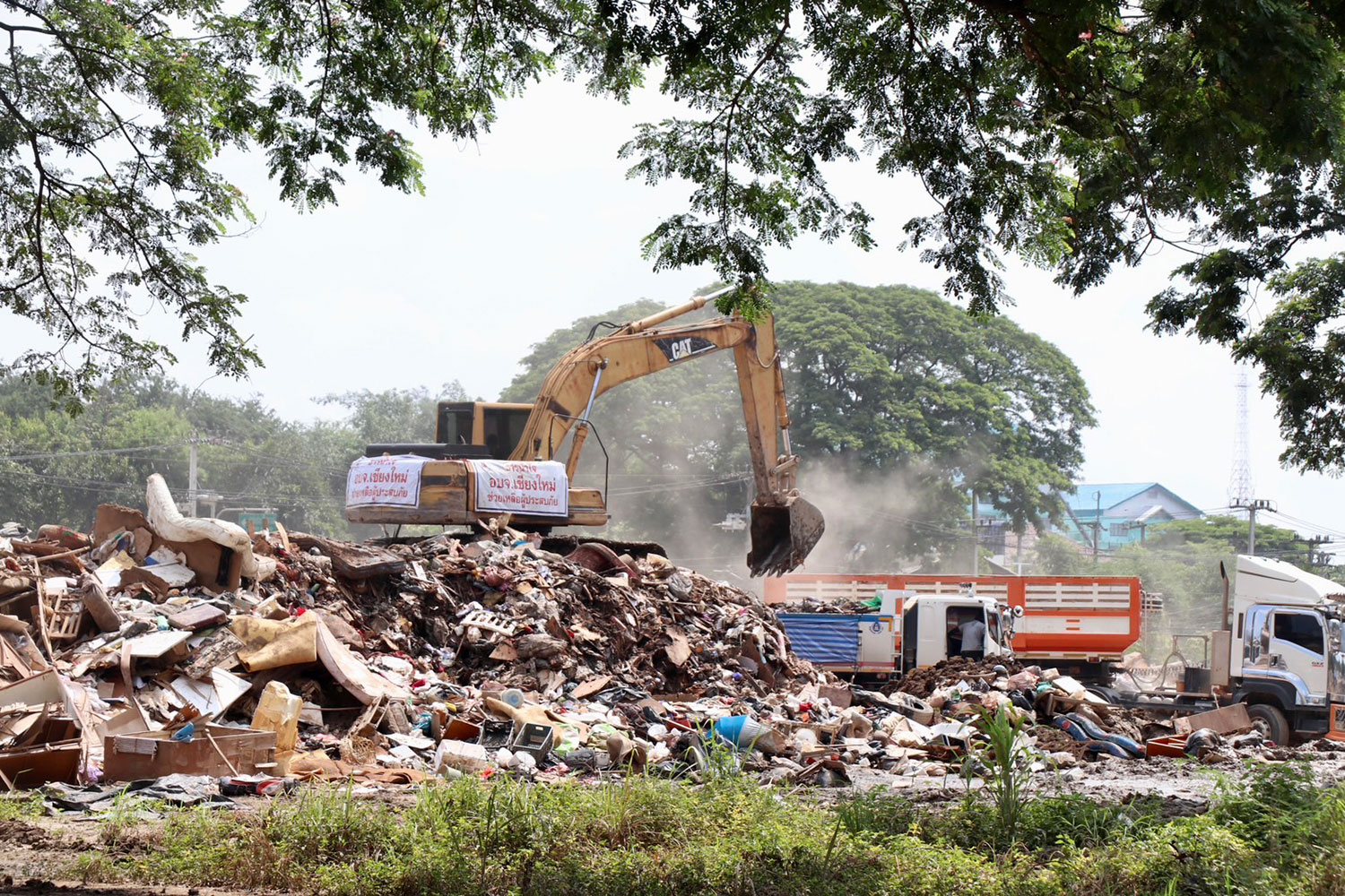Ликвидация последствий наводнения в Чиангмае займет еще неделю