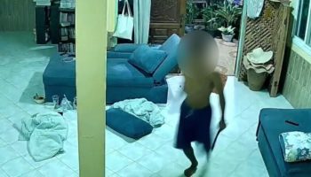 Мать и дочь спасаются от нападения с мачете бывшего соседа-монаха