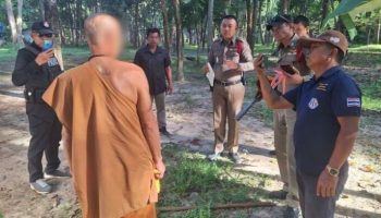 Монах из Накхонпханома напал на человека с мачете
