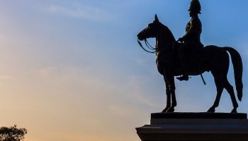 На паузе: День Чулалонгкорна закрывает Пхукет для королевского чествования