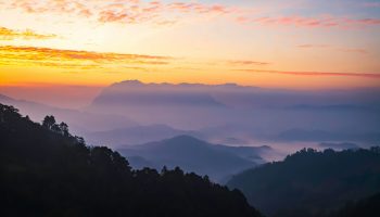 На севере Таиланда прохладная погода; в Бангкоке продолжаются дожди