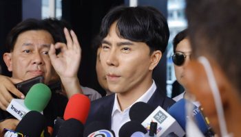 Полицейский допрос генерального директора iCon, знаменитостей