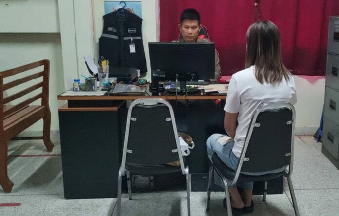 Полиция преследует дочь директора школы за мошенничество на сумму 15 миллионов батов