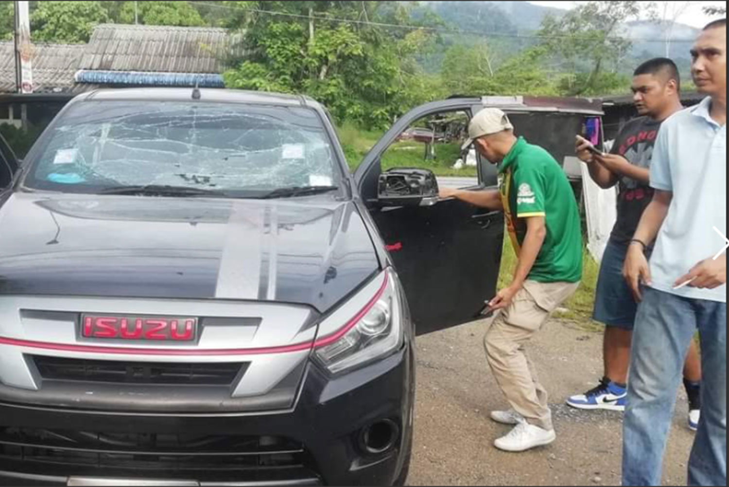 Семеро получили ранения в результате серии взрывов в Наратхивате