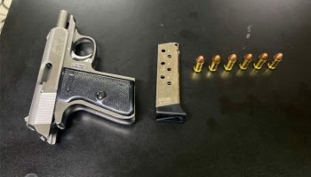 Тайскую женщину арестовали на пешеходной улице Паттайи с заряженным пистолетом