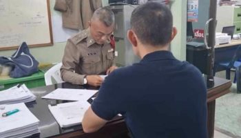 Экс-начальник полиции обвиняет адвоката и мертвого полицейского в вымогательстве