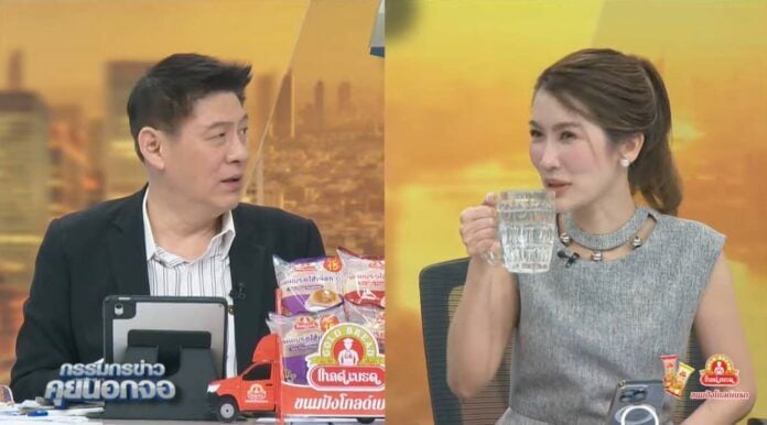 Ведущий тайских новостей вызвал беспокойство, выпив воду из-под крана в прямом эфире (видео)