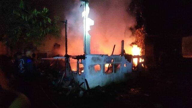 Вспыхивает зарядное устройство для телефона: дом тайца охвачен пламенем