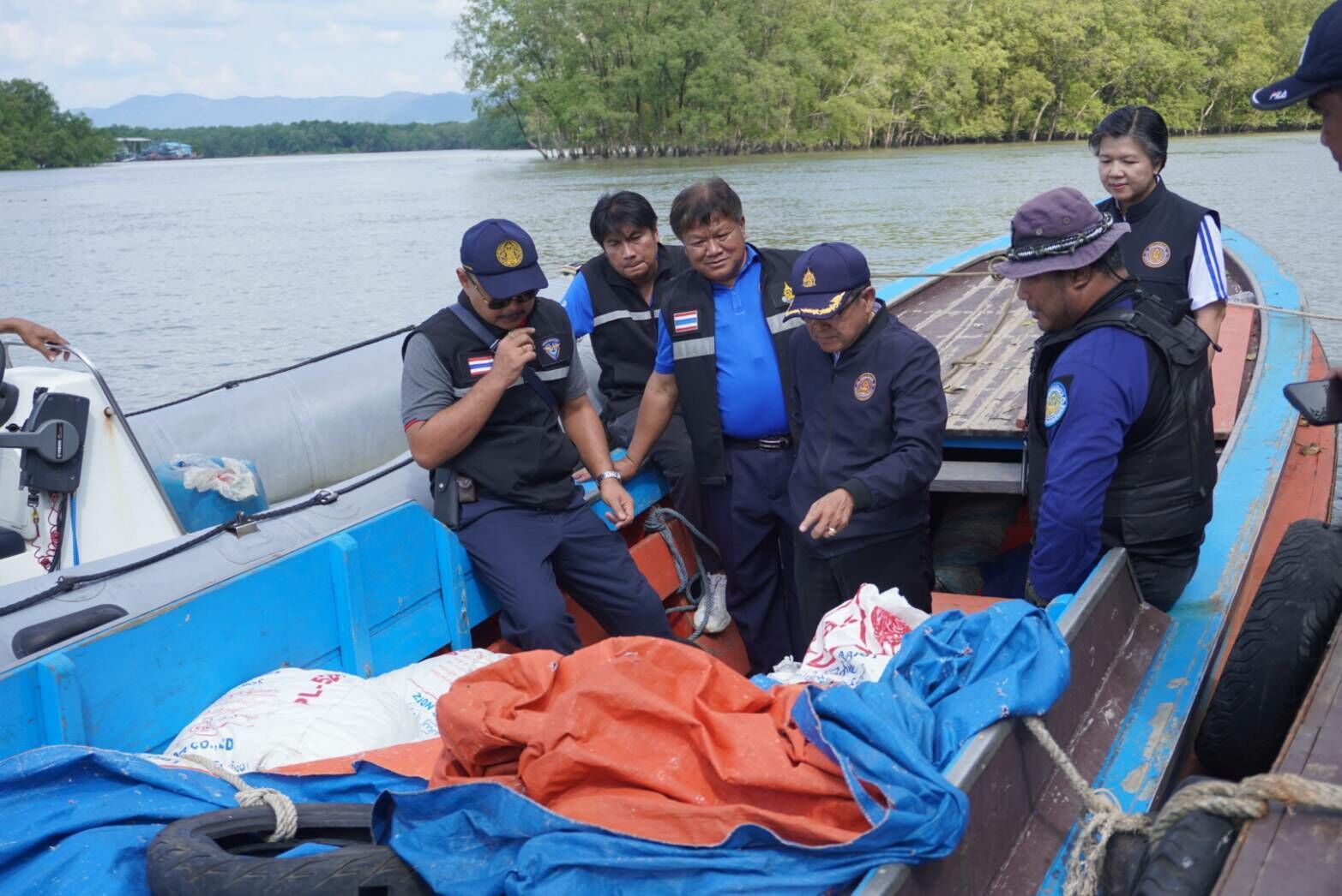 Департамент рыболовства арестовал моллюсков на 200 тысяч батов при задержании контрабандистов