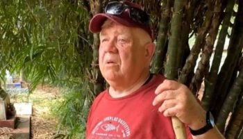 Ежегодное паломничество англичанина в Таиланд, чтобы почтить память жены