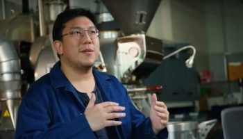 Любители тайского кофе отказываются от дорогих чашек в условиях экономического кризиса