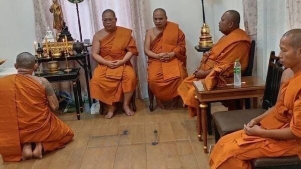 Монах Супхан Бури лишен сана после скандала с мошенничеством на 400 тысяч батов