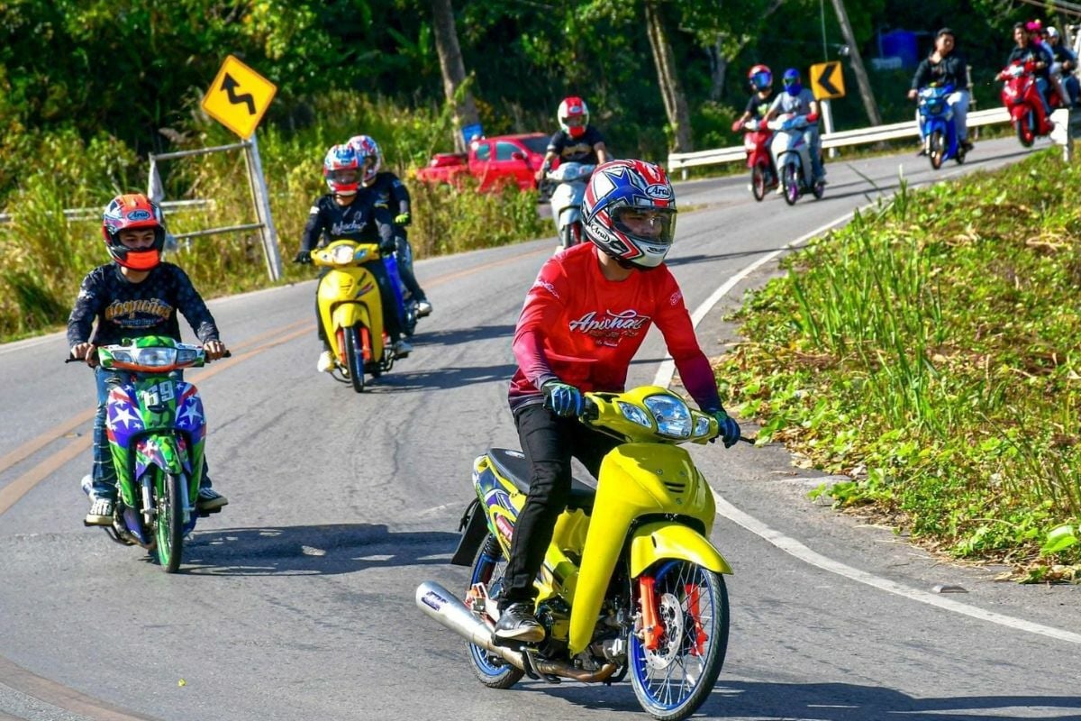 Никакого купания, но много шума, так как безопасная поездка превращается в азартную игру (видео)