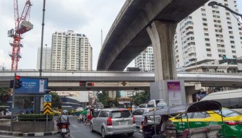 Обвалы в Бангкоке: разрыв мостов оранжевой линии и разрушение эстакад