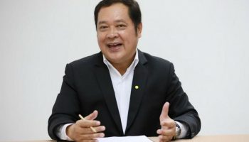 Премьер-министр Паэтонгтарн обещает не вмешиваться в расследование дела о задержании Таксина