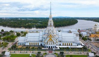 Расширение автомагистрали укрепляет связь Бангкока с восточным Таиландом