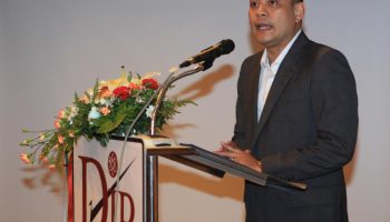 Советник видит в протестах угрозу государственного переворота