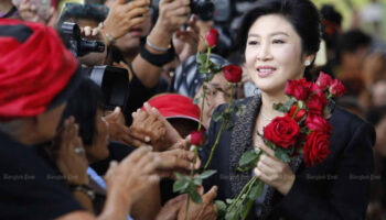 Таксин ожидает, что сестра Йинглак, скрывающаяся от правосудия, вернется к апрелю