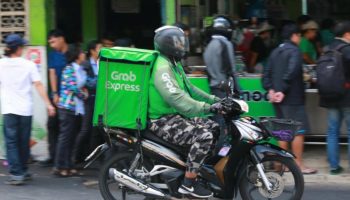 Труд любви: министр борется за права неформальных работников