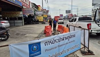 Член городского совета Паттайи "прокладывает" путь к более безопасным дорогам