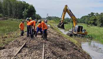В четверг железнодорожное сообщение на юге Таиланда восстановилось в обычном режиме