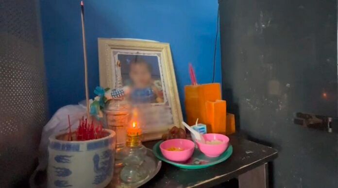 Девушка погибла в результате наезда "искры" в Чонбури, ищут темный автомобиль