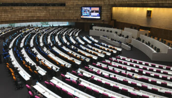 Депутатов призвали уделять приоритетное внимание срочным законопроектам на насыщенной парламентской сессии