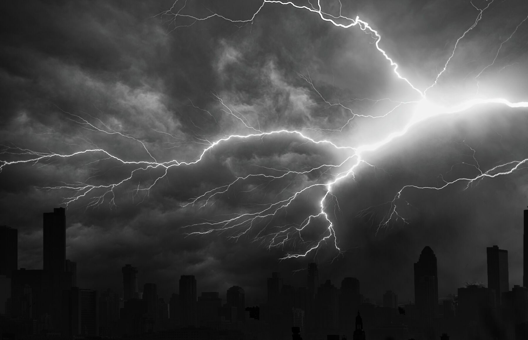 Дождливая погода: Сильные ливни обрушатся на семь провинций Таиланда