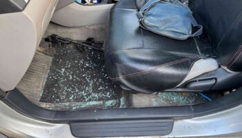 Женатый домовладелец в порыве ревности расстреливает машину бойфренда арендатора