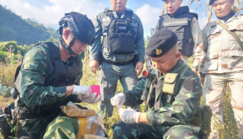 Контрабандисты бросили 300 000 таблеток после перестрелки