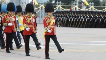 Королевское зрелище: первый парад цветов тайского короля